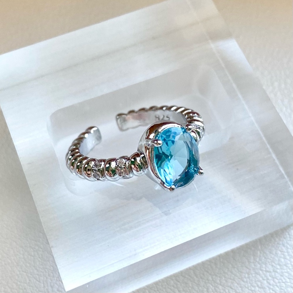 Sterling Silver Blue Topaz Oval Ring